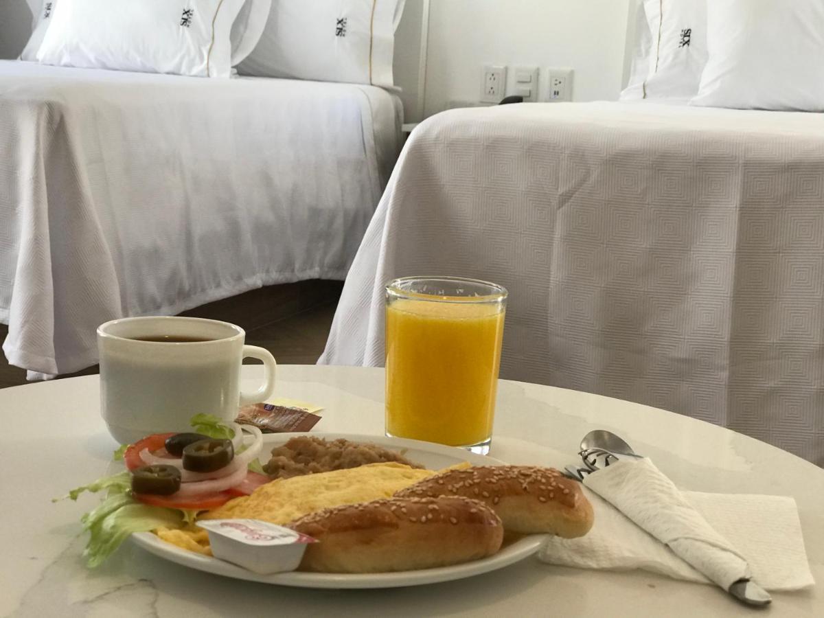 Six Hotel Guadalajara Degollado المظهر الخارجي الصورة