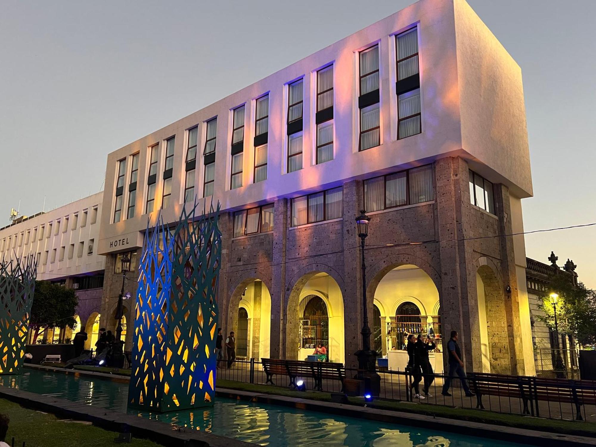 Six Hotel Guadalajara Degollado المظهر الخارجي الصورة