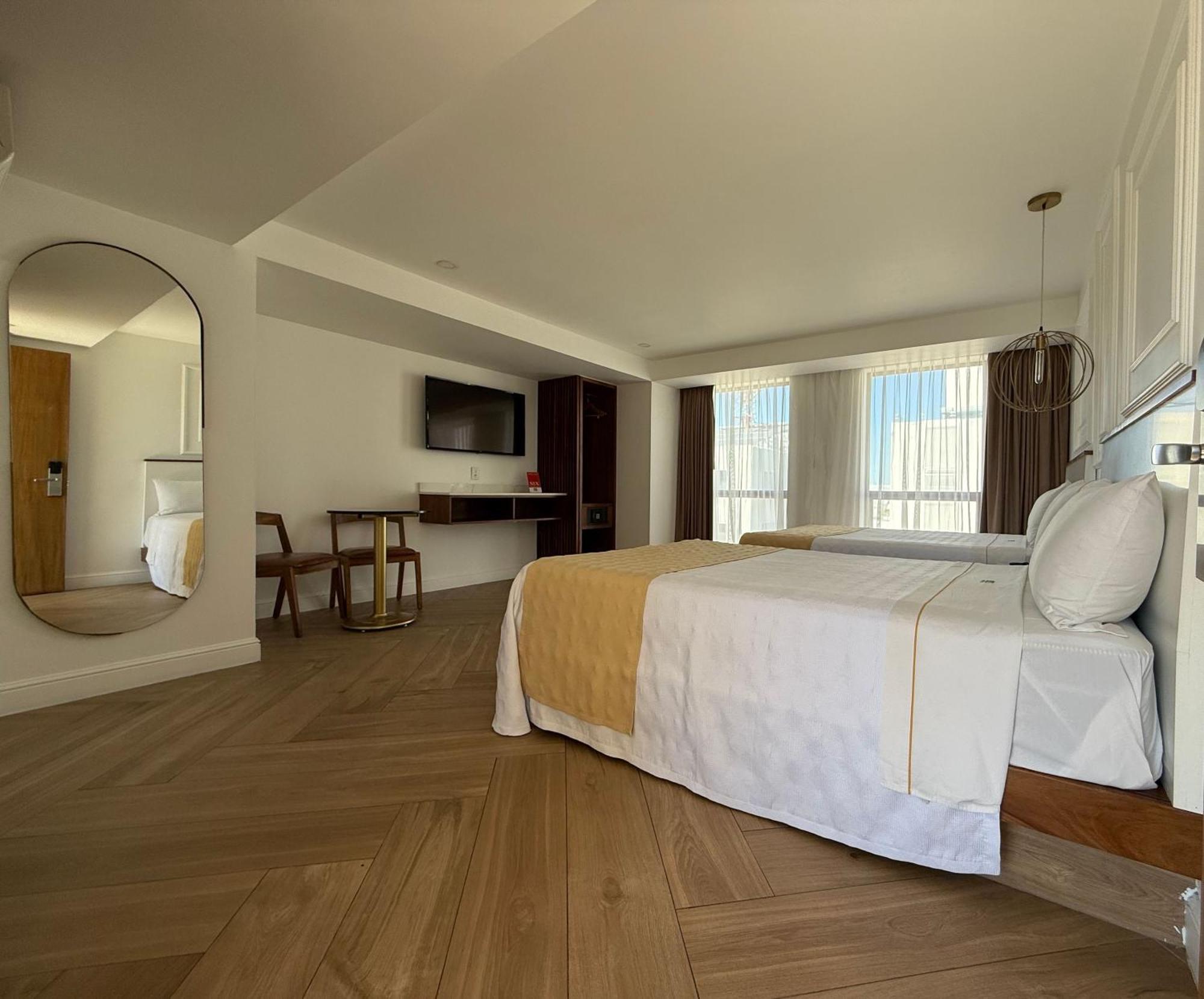 Six Hotel Guadalajara Degollado المظهر الخارجي الصورة